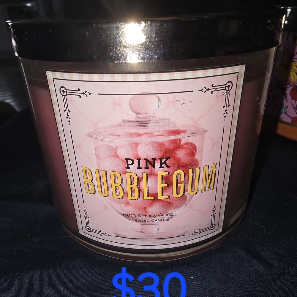 Bath & Body Works Pink Bubblegum Scented Candle